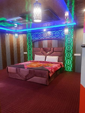 Backyard Stays With Dal Lake View